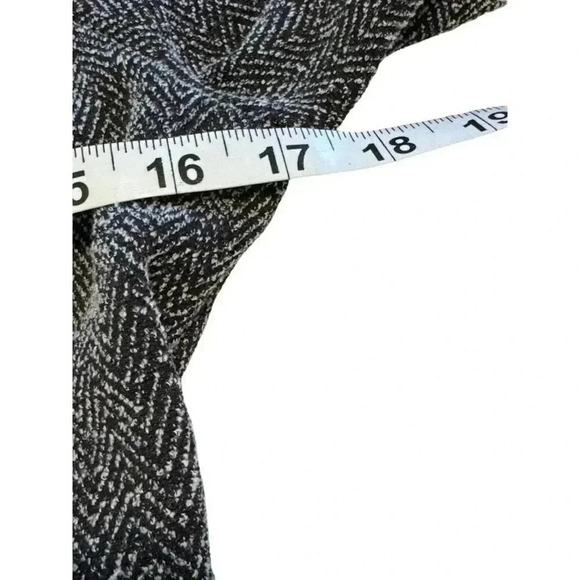 Ann Taylor Women’s Small Gray Mock Neck Textured Long Sleeved Blouse - Picture 5 of 6